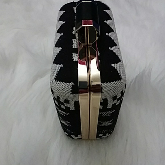 Handbag - Picture 4 of 5